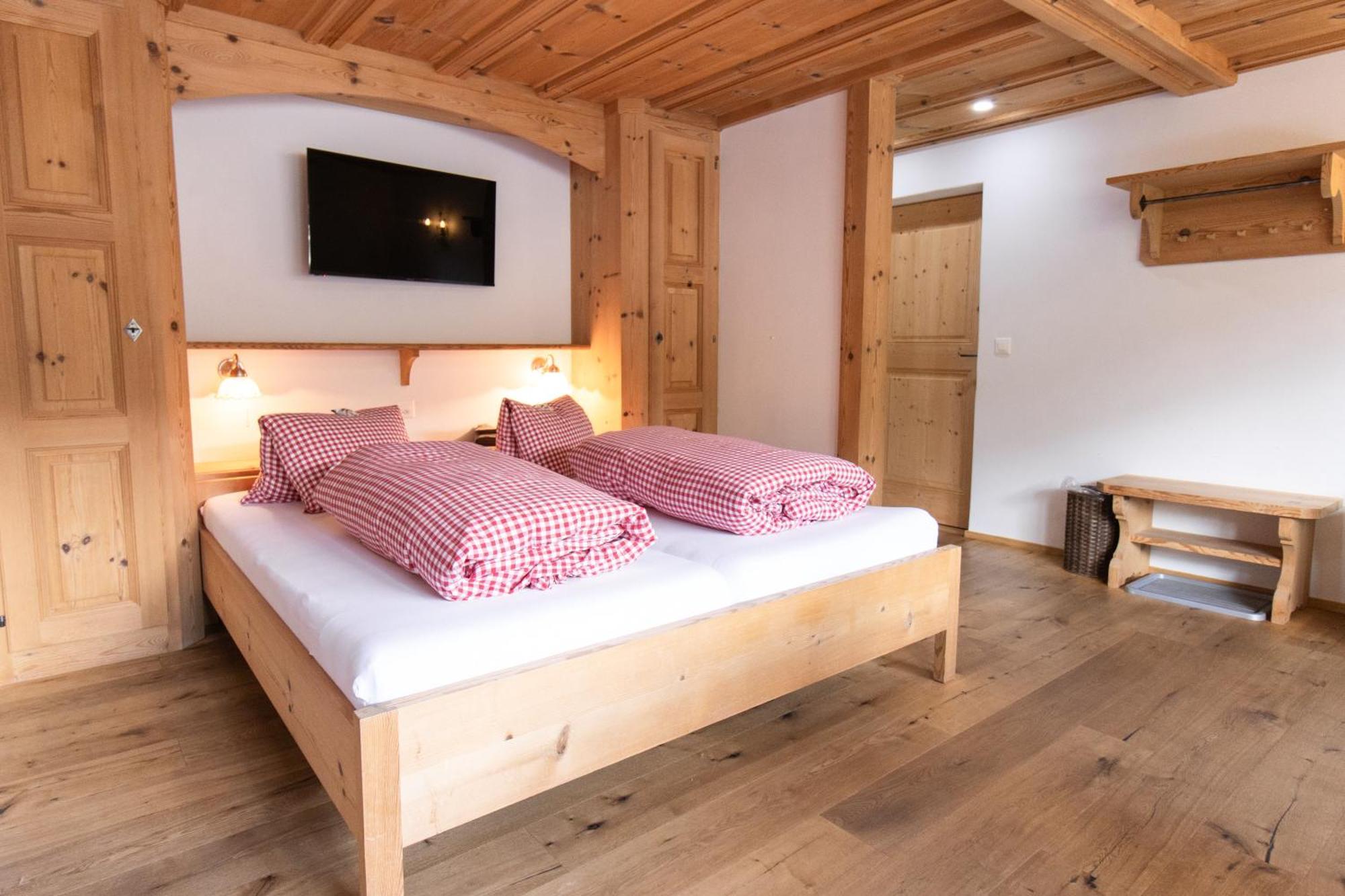 Casa La Roda, Via Da Scola 2 Седрун Екстериор снимка
